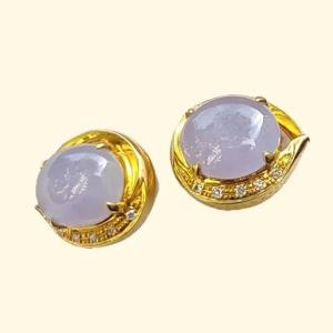 New SG Local High-Quality pair of Light Lavender crafted as cabochons on Natural Type A Jadeite Jade set with 18k gold as stud earrings certificate weighs 2.51 grams (18k02)