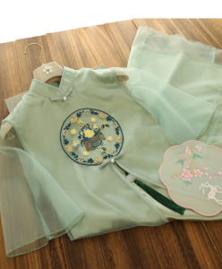 Cocoepps chengsam cho phụ nữ 2023 mùa hè của phụ nữ mới styleyoung thanh lịch Retro Xường xám thêu ăn mặc QQ