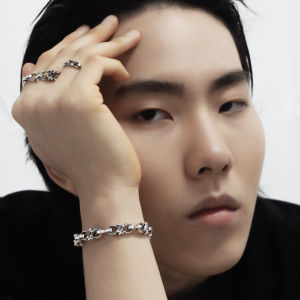 ake ake the Amaranthine Chain ring แหวนเงินแท้ 925 ทํามือแกะทํามือยุคกลางยุโรปสุดุดัน ลายเลข 8 ร้อยบิดเป็นโซ่ ขัดเงาลงดําขับลาย