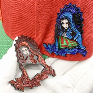 CRYST การตกแต่งย้อนยุค เข็มกลัดติดปก Virgin Mary พังก์สไตล์ เครื่องประดับแม่มดดำ หมุดเคลือบ Virgin Mary เข็มกลัดอัลลอยด์ สร้างสรรค์และสร้างสรรค์ เครื่องประดับ Virgin Mary กระเป๋าหมวกตกแต่ง