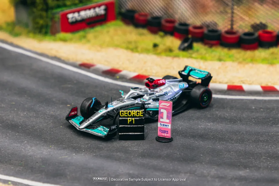 Tarmac Works 1/64 Mercedes-AMG F1 W13 E Performance George Russell San Paolo GP 2022