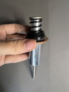 Tiếp điểm dù đực to