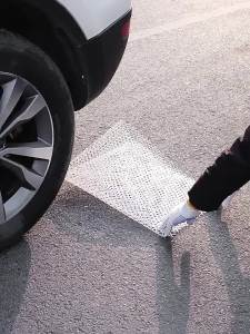 "New PVC white plastic mesh for aquaculture chicken farming fencing bird protection grid wholesale."新款pvc白色塑料网养殖网养鸡网平网胶网围栏防护网防鸟网格批发