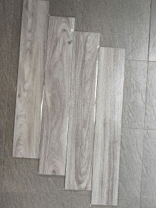 14 tấm dán Sàn Giả Gỗ Keo Sẵn Kích Thước 45x15cm