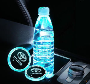 แผ่นโฟมจิ๊กซอปูพื้นที่วางแก้วไฟ Led รถยนต์2ชิ้นป้องกันการเสื่อกันลื่นสำหรับ Toyota เรือลาดตระเวนที่ดินที่ราบสูง Prado Sequoia Reiz Camry EZ Corolla Alphard