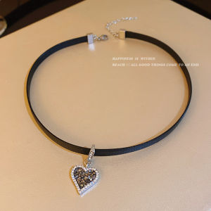 Vintage Black Leather Cord Heart Necklace for Women Minimalist Internet Celebrity Collarbone Chain with CZ Stone