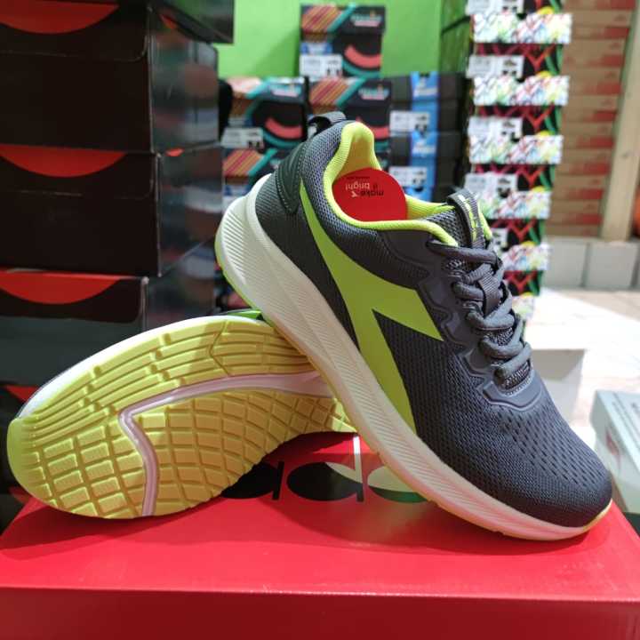 Diadora running indonesia hotsell