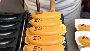 Electric Smiley Face Banana Waffle Maker Commercial Non-Stick Waffle Baking Machine Snack Stall Equipment