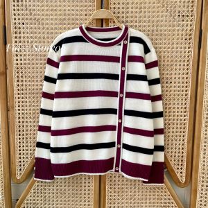 Delima Sweater Atasan Rajut Motif Stripe Kancing Kerah Bulat Lengan Panjang Wanita