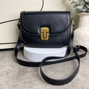 LOEI Noelle Buckle Crossbody Wanita Trendy 0136