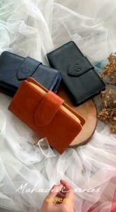 Dompet Wanita Mahadewi: Pilihan Praktis & Stylish