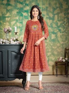 [Pre Order] Size S to 3XLPremium Tasla with rich Embroidery Work Beautiful Khadi Print for an elegant touch~ Delivery Lead Time : 10 days