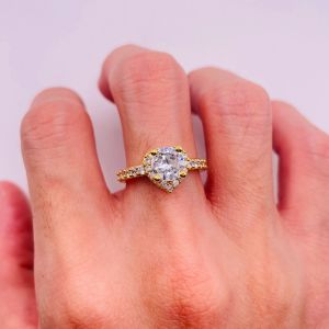 Nhẫn titan đính đá hình trái tim Nhẫn nữ đẹp kiểu dáng trái tim chất liệu bằng titan mã 46 trangsucmoiluatuoi.RIN