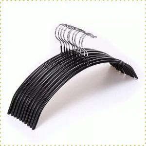 จี้เสื้อผ้า มัลติฟังก์ชั่น ราวตากผ้า ไม่มีร่องรอย วัสดุเหล็กแมงกานีสสูง ไม่มีการเสียรูป การอัพเกรดที่มั่นคง