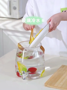 Large Capacity Container Electroplated Spigot Leak proof Design Efficient PET Plastic For Event And Home Use