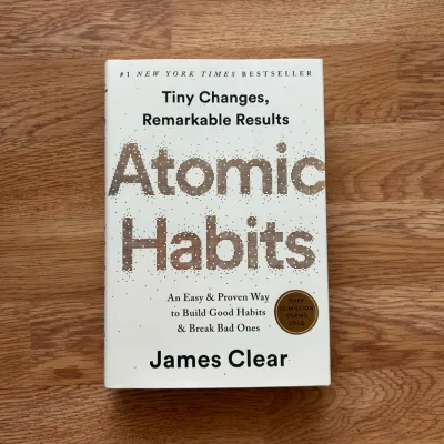 Hardcover Atomic Habits: An Easy & Proven Way to Build Good Habits & Break Bad Ones by James Clear หนังสือ ปกแข็ง