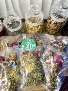 Lá Xông Mặt 9 Vị Thảo Dược Đức Thiện – Hỗ Trợ Làm Sạch Sâu Cân Bằng Ẩm Sáng Da Thư Giãn Tự Nhiên