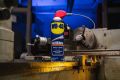 Dầu chống rỉ WD-40 EZ-Reach 450ml, bôi trơn, bảo dưỡng đa năng với vòi uốn cong mọi hướng. 
