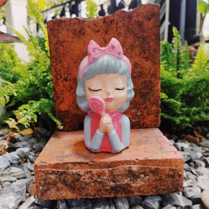 พร้อมส่ง กระถางต้นไม้รุ่นเอลซ่า(อมยิ้ม)#หลายสี *ขนาด 2 นิ้ว ของตกแต่งสวน งานปูนปั้น สวนวินเทจ กระถางใส่ต้นไม้จิ๋ว