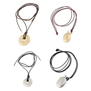 Peace Buckle Necklace Charm Necklace Fashion Accessory Wine Bottle Necklace Suitable for Elegant Wardrobe Addition