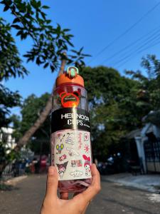BOTOL MINUM HENNOR SPORT PREMIUM/BOTOL MINUM CUPS OUTDOOR PEGANGAN PLASTIK KAPASITAS 1200ML HX 572