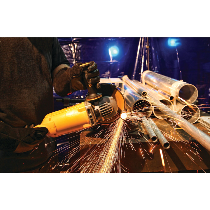Dewalt%20DWE496%20Angle%20Grinder%209"%20-%20Image%203