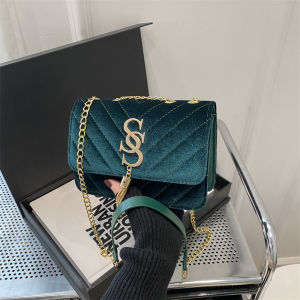 clu กระเป๋าสะพายข้าง สไตล์ตะวันตก เนื้อบาง สำหรับผู้หญิง อินเทรนด์ การออกแบบตัวอักษร ไหล่สี่เหลี่ยม แฟชั่น ulc