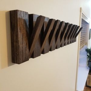 Wooden Coat Rack with hook Wall-Mounted Folding Wooden Coat & Hat Rack – Modern Art-Style Accordion Hanger with Angled Flip-Out Pegs Decorative Geometric Design Solid Hardwood Construction for Entryways Bedrooms Offices & Living Spaces – Space-Saving