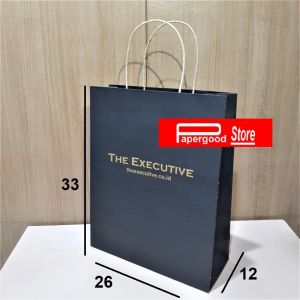 Paper bag The executive medium hitam 2 sisi 33 x 26 x 12 cm