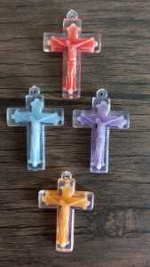 Liontin Plastik Salib Warna Warni Rohani Kristen Katolik Corpus