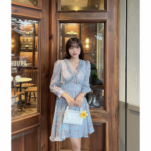 Đầm hoa nhí dáng xoè tay dài MOOLYS MD025