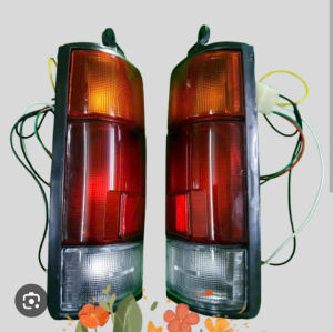 Đèn hậu gắn xe suzuki van suzuki 7 chỗloại đen đứng chất lượng giá 1 cái.MST90