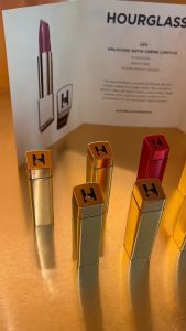 HOURGLASS - Unlocked Satin Crème Lipstick 1.3g