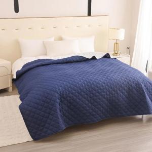 Urine Pad Quilted Bedspread Dirt-Proof Bed Protector Waterproof Dog Bed Cover Pet Blanket for Furniture Couch Cover for Dog Cat2026