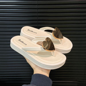 Free Shipping Thick-Soled Flip-Flops For Women Heart-Shaped Outdoor Beach Sandals Fashionable Summer Footwear For Girls Designed For Wearing Outside