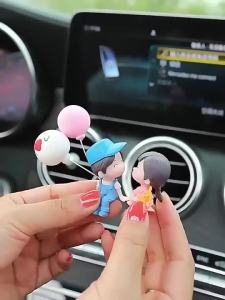 Mô hình cặp đôi cute gắn xe ô tô xe máy bảng điều khiển ô tô bàn làm việc xe điện máy tinh