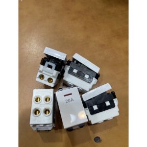 Công Tắc 20A Bình Nóng Lạnh S18Cc Sino