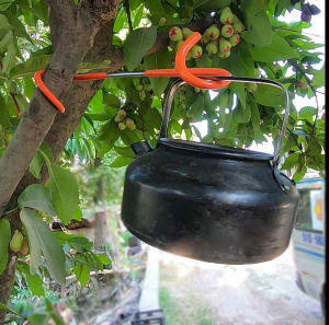 móc xoắn 2 đầu giúp móc được vật nặng ở nhiều nơi như cột trụ cành cây...