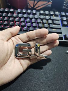 Chữ nổi Zace GL được dán sau xe Toyota Zace