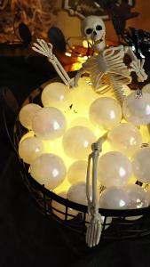 FFBH 54pcs Iridescent Transparent Ball Halloween Decoration Ghost House Party Ornament Suitable for Holiday Scene Decor 6K4N7