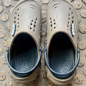 [Chính hãng-lỗi 1 cắt-còn size 33.5] END Dép Crocs Echo màu nâu đất cực ngầu