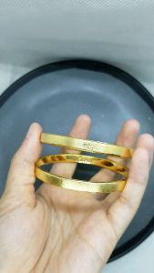 B กำไลเกลี้ยงเนื้อประกายสีทอง 24k ประกายสวย - สีดำ ผ้าของ 24 ชั่วโมง