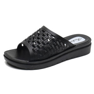 [Free Shipping] WomenS Summer New Casual Flat-Heeled Plastic Hollow-Out Slippers For Middle-Aged Mothers
