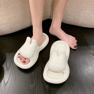 QKKshop . สินค้าใหม่⚡️ รองเท้าแตะแฟชั่น รองเท้าแตะทรงใหญ่ รองเท้าแตะสุดเท่ ดีไซน์ใหม่ใหญ่สะใจรูปทรงด้านบนเป็นทรงน้องกระต่ายสุดเท่ มาพร้อมสีสุดแจ่ม รีบจัดกันเลยวัยรุ่น☄️