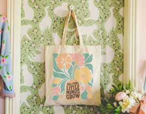 Retro floral design handbag for teachers personalized for kindergarten preschool school psychologist speech and language therapist thank-you gift for the principal and staff.
