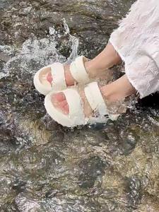 [Free Shipping] WomenS Sandals Summer Outdoor Wear 2026 New Style Fashionable And Versatile Thick-Soled Non-Slip Beach Sandals For Women