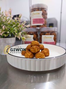 Kue Kering Palm Cheese Premium with butter Wijsman original by Giwon Bakehouse Cookies