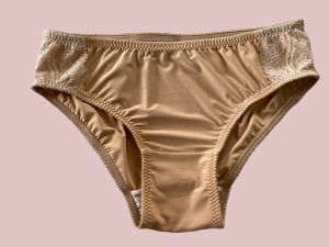 CD CELANA DALAM WANITA WARNA CREAM VARIASI RENDA SAMPING