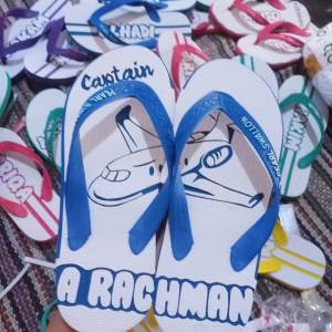 SANDAL UKIR GAMBAR BISA CUSTOM SESUAI PERMINTAAN
