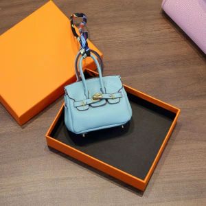 Mini Platinum Cute Creative Keychain Pendant Headphones High-end Red Bag Car Key Bag Pendant Bag